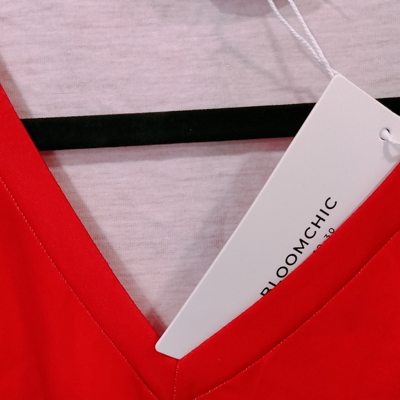 BloomChic Snowflake Print Twist Front SweatshirtRegular Red/White Size 14 - Picture 5 of 7